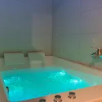 Jacuzzi Terrasse 86 - Terrasse & Climatisation - 4 Personnes - Apartment Epernay