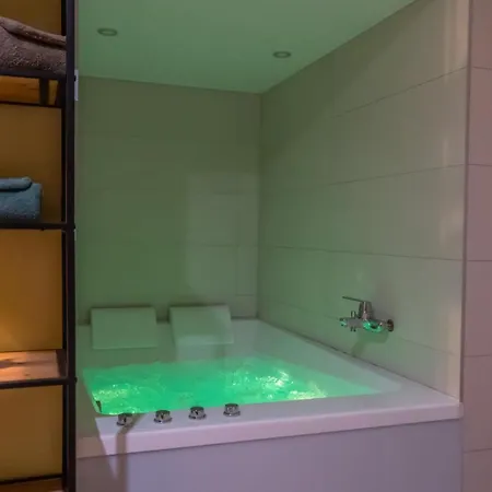 Apartament Jacuzzi Terrasse 86 - Terrasse & Climatisation - 4 Personnes - Épernay