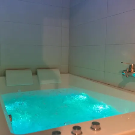 Jacuzzi Terrasse 86 - Terrasse & Climatisation - 4 Personnes - Apartament Épernay