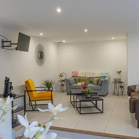 Jacuzzi Terrasse 86 - Terrasse & Climatisation - 4 Personnes - *