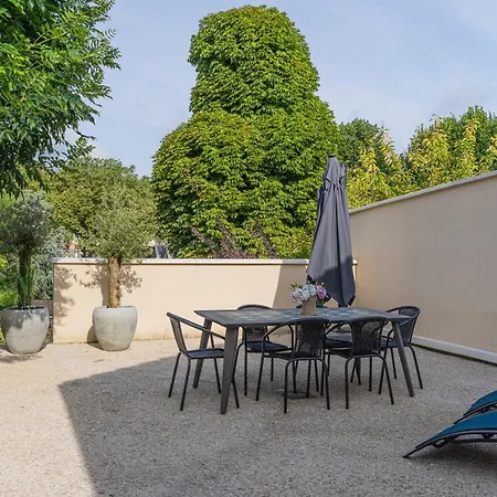 Jacuzzi Terrasse 86 - Terrasse & Climatisation - 4 Personnes -