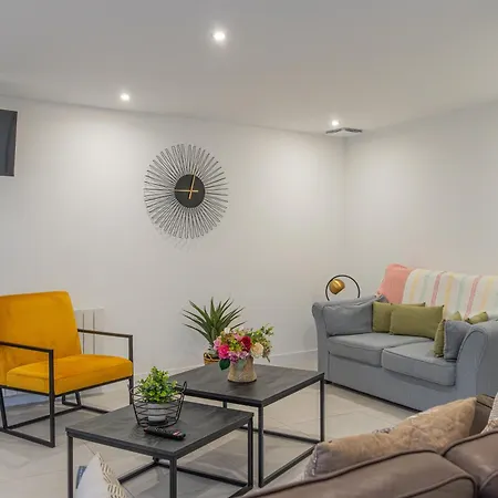 Jacuzzi Terrasse 86 - Terrasse & Climatisation - 4 Personnes - *