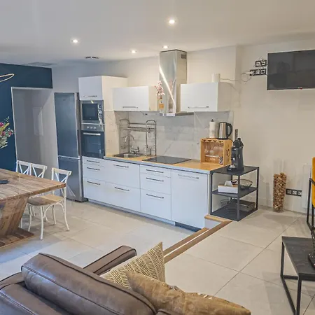 Jacuzzi Terrasse 86 - Terrasse & Climatisation - 4 Personnes - Apartament *