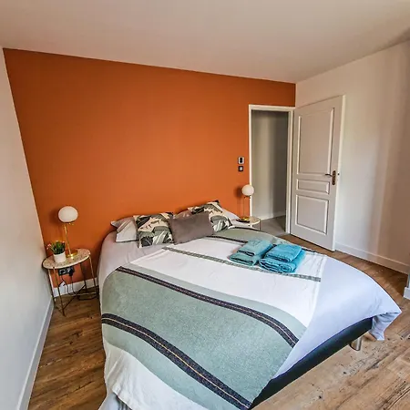 Jacuzzi Terrasse 86 - Terrasse & Climatisation - 4 Personnes - Épernay