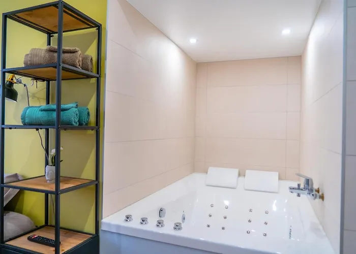 Jacuzzi Terrasse 86 - Terrasse & Climatisation - 4 Personnes - 아파트