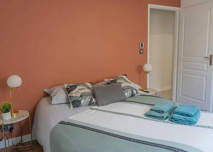 Jacuzzi Terrasse 86 - Terrasse & Climatisation - 4 Personnes - Epernay